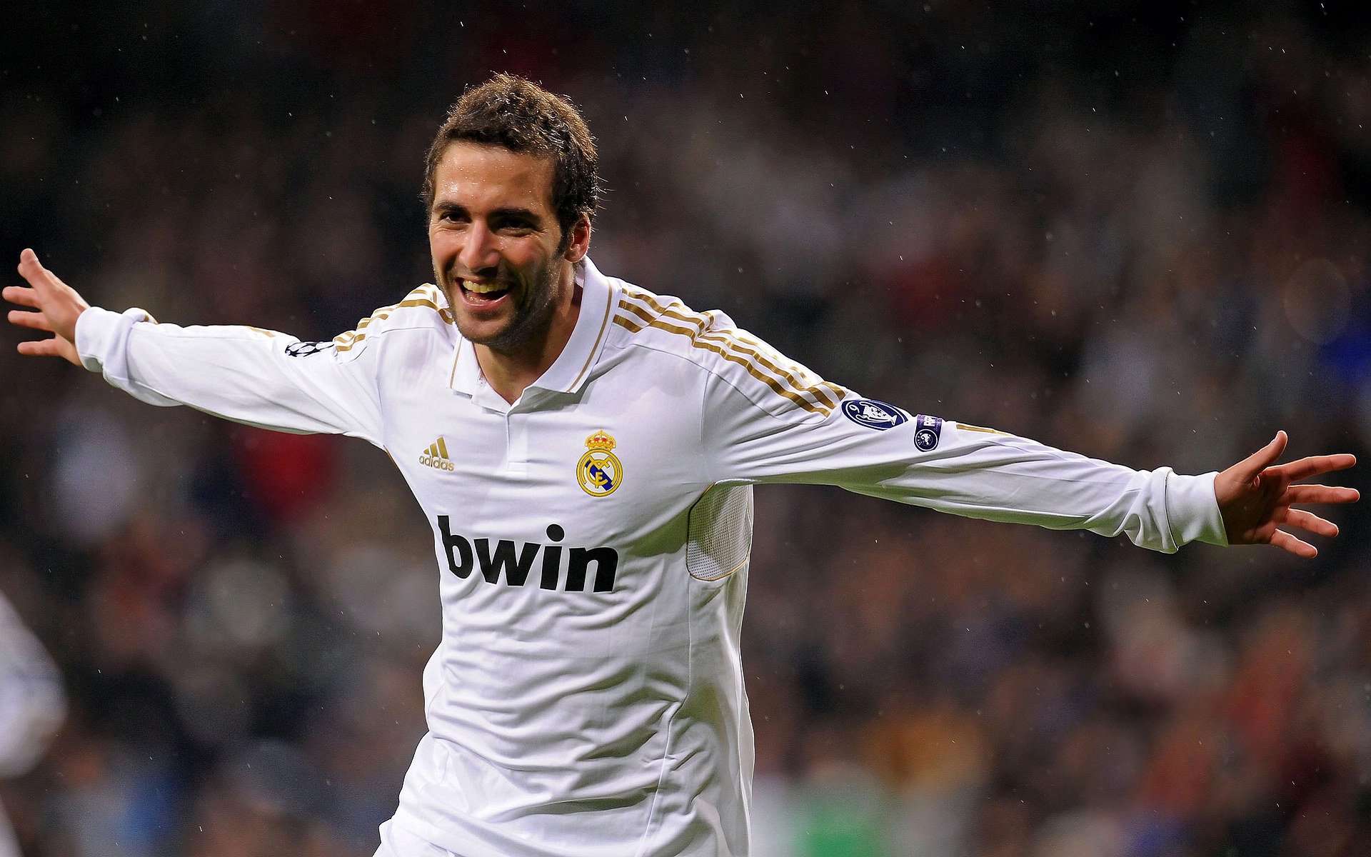 kering.com-福登的助攻与得分双重威胁让对手疲于防守,福登踢什么位置